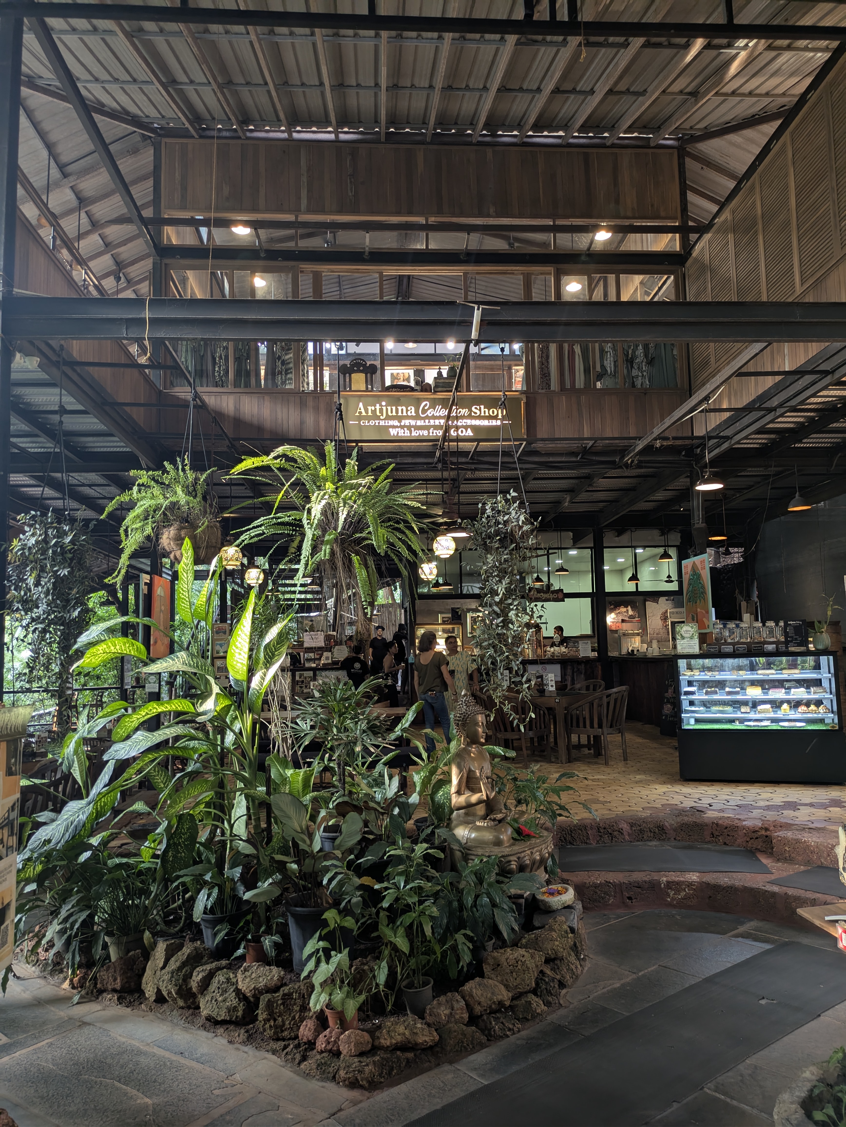 Mojigao craft drinks and food