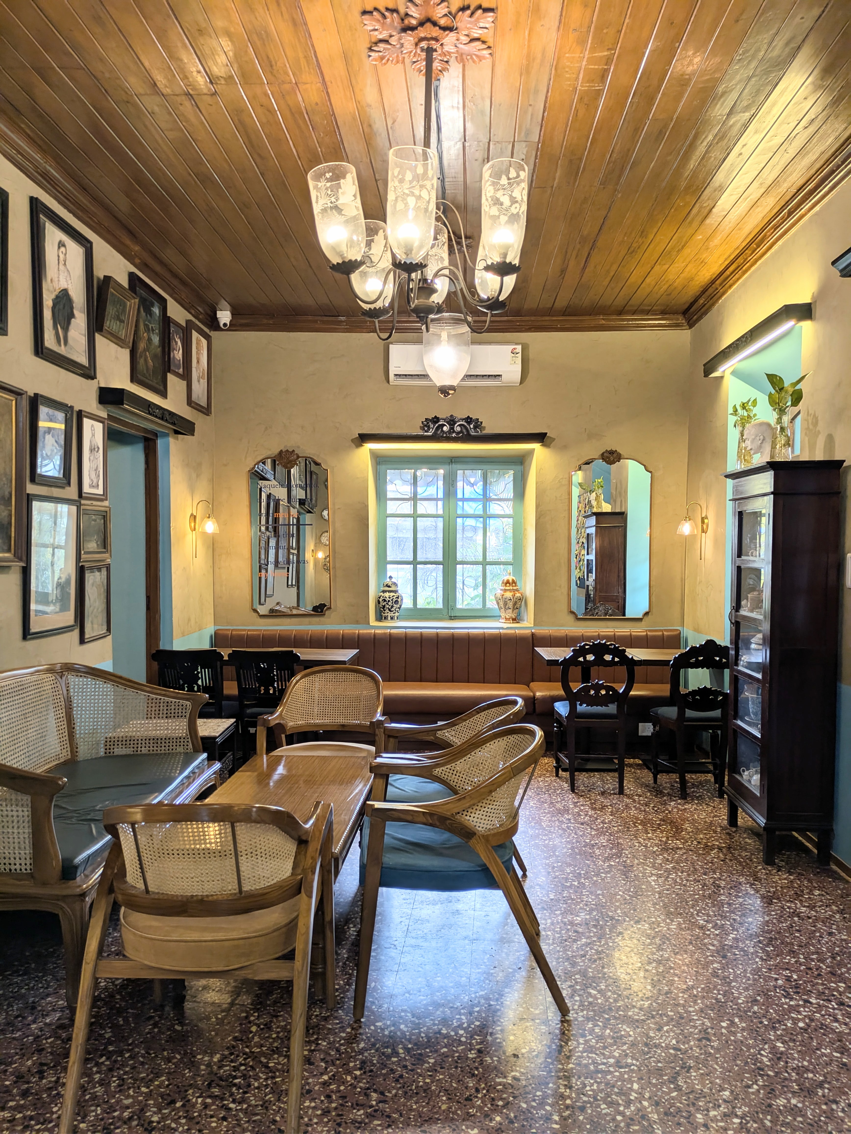 Meu Lar Cafe Interior
